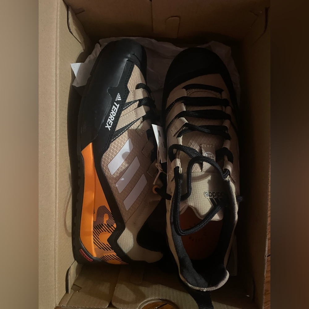 New In Box & New With TagsAdidas Men's Terrex Swift Solo 2.0 *make offers* - Picture 4 of 7